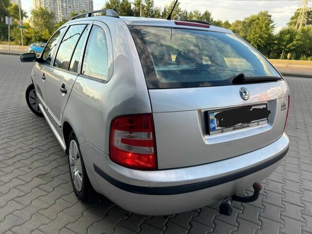 Сірий Шкода Фабія, об'ємом двигуна 1.39 л та пробігом 199 тис. км за 3300 $, фото 3 на Automoto.ua