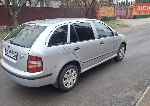 Сірий Шкода Фабія, об'ємом двигуна 1.39 л та пробігом 250 тис. км за 2850 $, фото 4 на Automoto.ua