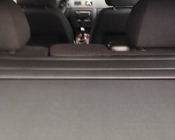 Серый Шкода Фабия, объемом двигателя 1.39 л и пробегом 251 тыс. км за 3500 $, фото 2 на Automoto.ua