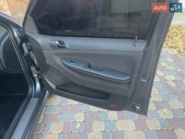 Сірий Шкода Фабія, об'ємом двигуна 1.39 л та пробігом 197 тис. км за 3600 $, фото 11 на Automoto.ua