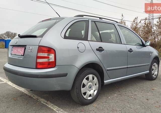 Серый Шкода Фабия, объемом двигателя 1.4 л и пробегом 194 тыс. км за 4900 $, фото 1 на Automoto.ua
