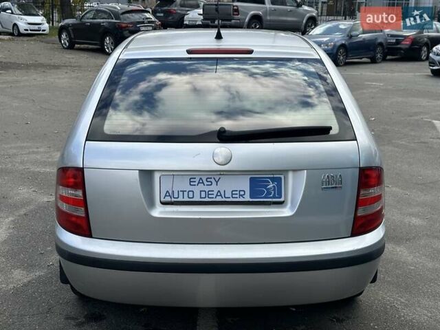 Шкода Фабия 2006 в Киеве на Automoto.ua Серый Шкода Фабия, объемом двигателя 1.2 л и пробегом 158 тыс. км за 4690 $, фото 5 на Automoto.ua