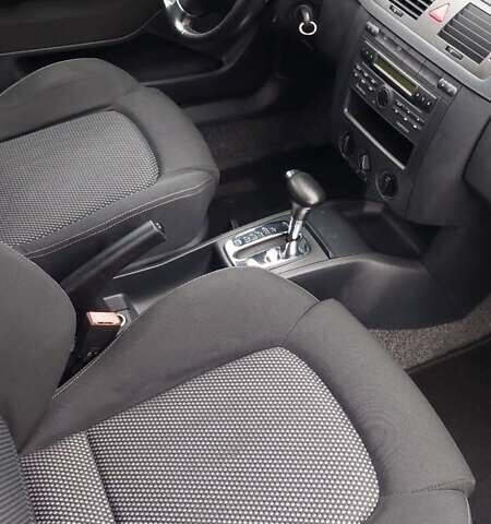 Серый Шкода Фабия, объемом двигателя 1.4 л и пробегом 201 тыс. км за 5150 $, фото 17 на Automoto.ua