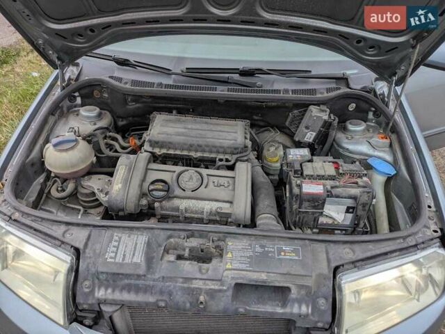Серый Шкода Фабия, объемом двигателя 1.39 л и пробегом 230 тыс. км за 5000 $, фото 21 на Automoto.ua