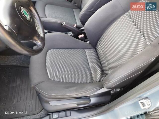 Сірий Шкода Фабія, об'ємом двигуна 1.4 л та пробігом 188 тис. км за 4999 $, фото 39 на Automoto.ua