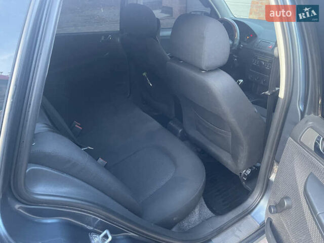 Серый Шкода Фабия, объемом двигателя 1.39 л и пробегом 197 тыс. км за 3950 $, фото 4 на Automoto.ua