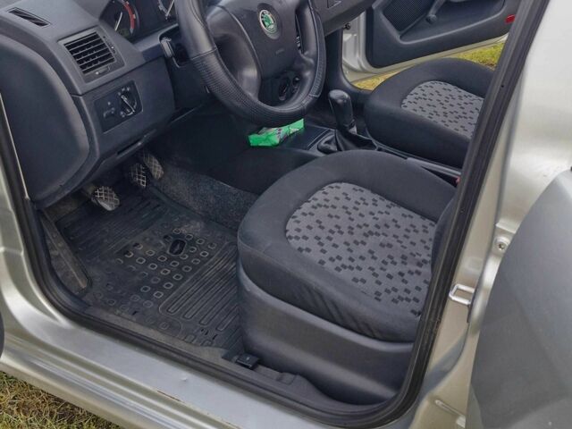 Сірий Шкода Фабія, об'ємом двигуна 1.2 л та пробігом 268 тис. км за 2950 $, фото 22 на Automoto.ua