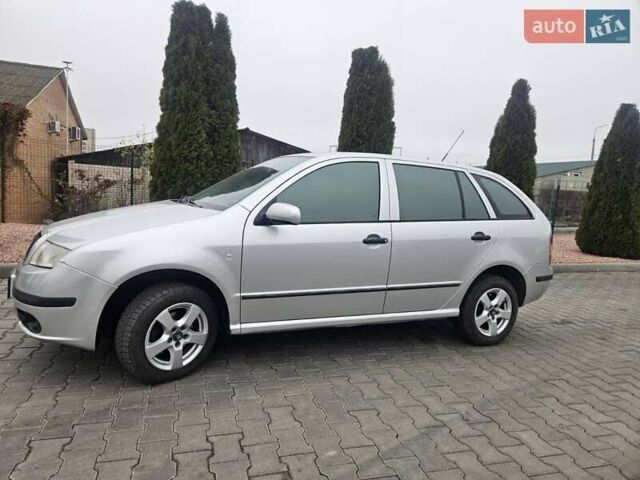 Серый Шкода Фабия, объемом двигателя 1.4 л и пробегом 159 тыс. км за 4800 $, фото 3 на Automoto.ua