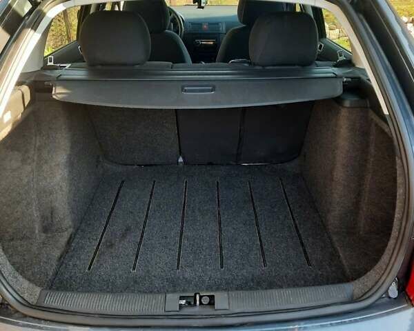 Серый Шкода Фабия, объемом двигателя 1.39 л и пробегом 218 тыс. км за 4250 $, фото 3 на Automoto.ua