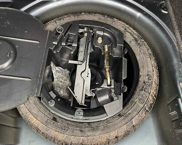 Сірий Шкода Фабія, об'ємом двигуна 1.4 л та пробігом 160 тис. км за 4500 $, фото 18 на Automoto.ua