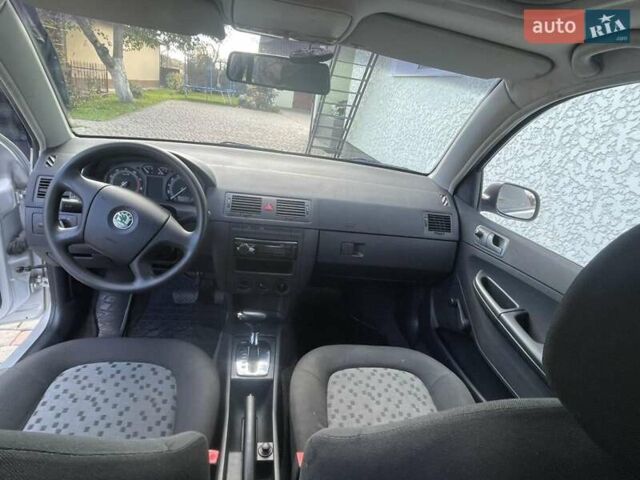 Шкода Фабия 2006 в Тернополе на Automoto.ua Серый Шкода Фабия, объемом двигателя 1.4 л и пробегом 162 тыс. км за 4400 $, фото 13 на Automoto.ua