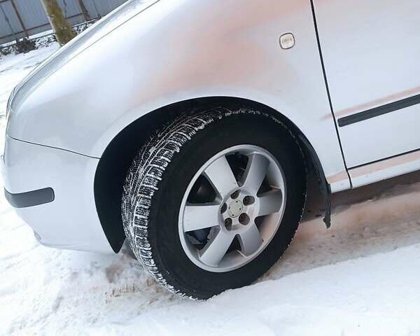 Серый Шкода Фабия, объемом двигателя 1.4 л и пробегом 208 тыс. км за 5300 $, фото 10 на Automoto.ua