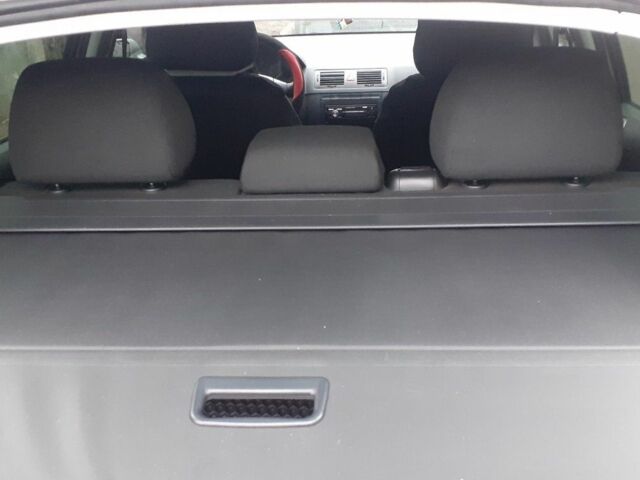 Серый Шкода Фабия, объемом двигателя 1.4 л и пробегом 188 тыс. км за 4199 $, фото 9 на Automoto.ua