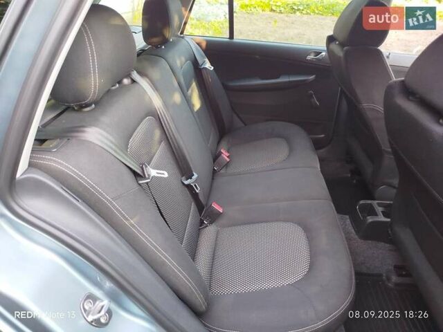Сірий Шкода Фабія, об'ємом двигуна 1.4 л та пробігом 188 тис. км за 4999 $, фото 55 на Automoto.ua