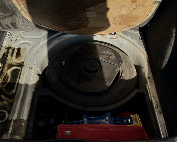 Шкода Фабия 2006 в Тернополе на Automoto.ua Серый Шкода Фабия, объемом двигателя 1.4 л и пробегом 316 тыс. км за 3300 $, фото 23 на Automoto.ua