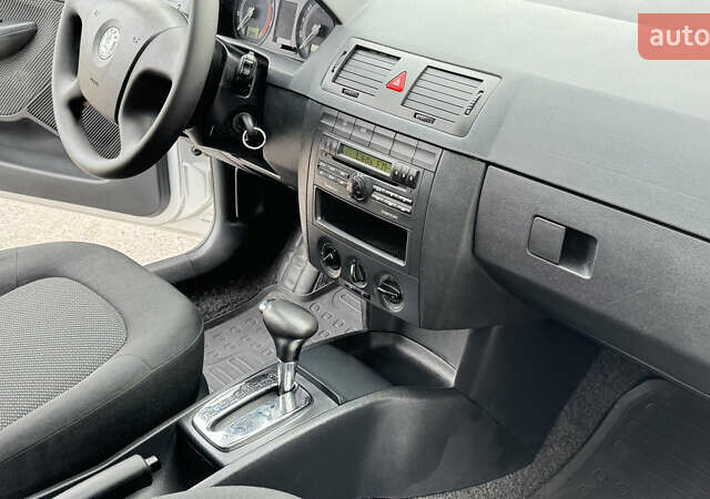 Сірий Шкода Фабія, об'ємом двигуна 1.4 л та пробігом 207 тис. км за 5700 $, фото 33 на Automoto.ua