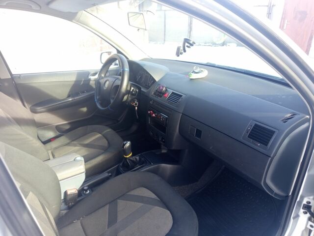 Сірий Шкода Фабія, об'ємом двигуна 1.2 л та пробігом 200 тис. км за 3600 $, фото 12 на Automoto.ua