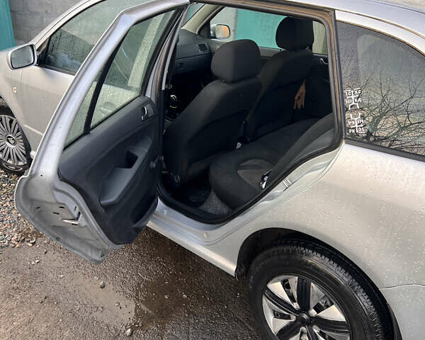Сірий Шкода Фабія, об'ємом двигуна 1.2 л та пробігом 283 тис. км за 3500 $, фото 11 на Automoto.ua