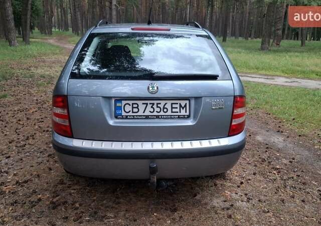 Серый Шкода Фабия, объемом двигателя 1.39 л и пробегом 205 тыс. км за 4250 $, фото 6 на Automoto.ua