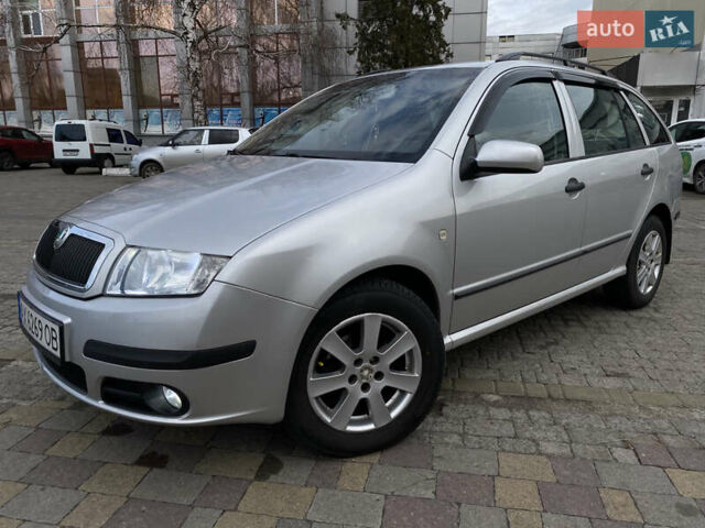 Серый Шкода Фабия, объемом двигателя 1.4 л и пробегом 270 тыс. км за 4900 $, фото 2 на Automoto.ua