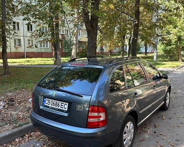 Серый Шкода Фабия, объемом двигателя 1.39 л и пробегом 235 тыс. км за 4000 $, фото 3 на Automoto.ua