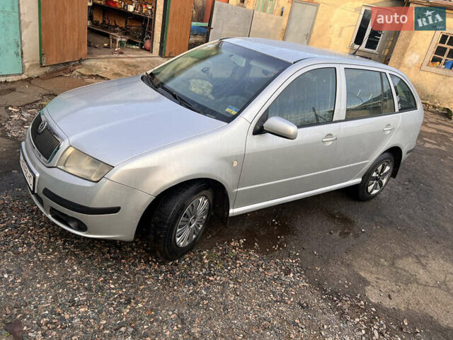 Сірий Шкода Фабія, об'ємом двигуна 1.2 л та пробігом 283 тис. км за 3500 $, фото 2 на Automoto.ua