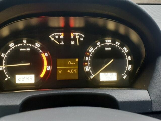 Серый Шкода Фабия, объемом двигателя 1.4 л и пробегом 188 тыс. км за 4199 $, фото 5 на Automoto.ua