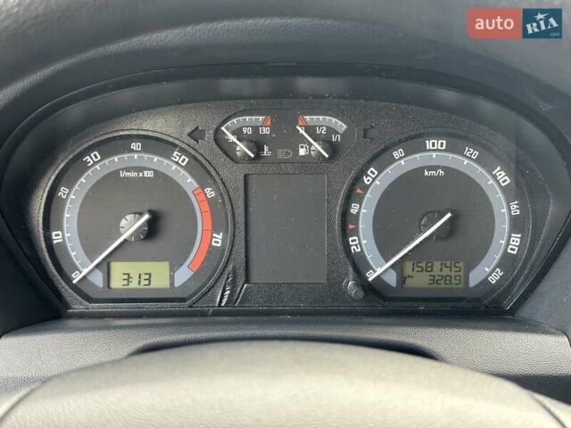 Шкода Фабия 2006 в Киеве на Automoto.ua Серый Шкода Фабия, объемом двигателя 1.2 л и пробегом 158 тыс. км за 4690 $, фото 19 на Automoto.ua