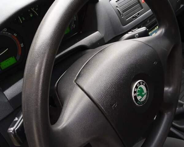 Серый Шкода Фабия, объемом двигателя 1.2 л и пробегом 290 тыс. км за 3000 $, фото 8 на Automoto.ua