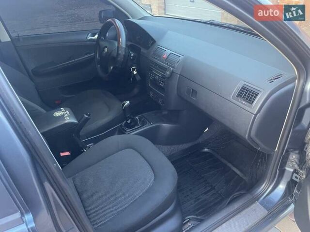 Сірий Шкода Фабія, об'ємом двигуна 1.39 л та пробігом 197 тис. км за 3600 $, фото 7 на Automoto.ua