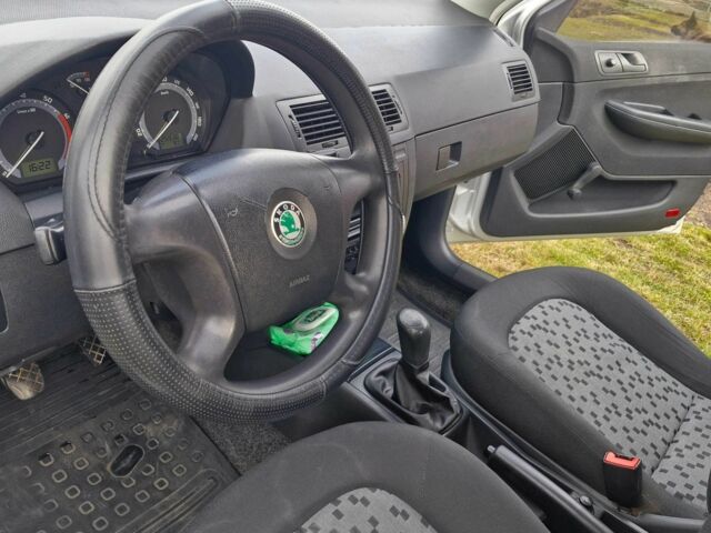 Сірий Шкода Фабія, об'ємом двигуна 1.2 л та пробігом 268 тис. км за 2950 $, фото 18 на Automoto.ua