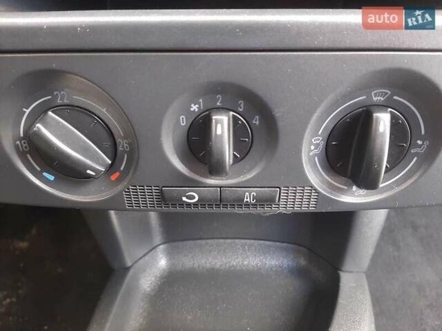 Сірий Шкода Фабія, об'ємом двигуна 1.2 л та пробігом 88 тис. км за 4300 $, фото 17 на Automoto.ua