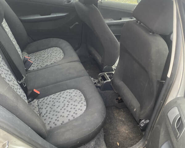 Сірий Шкода Фабія, об'ємом двигуна 1.4 л та пробігом 253 тис. км за 1300 $, фото 8 на Automoto.ua