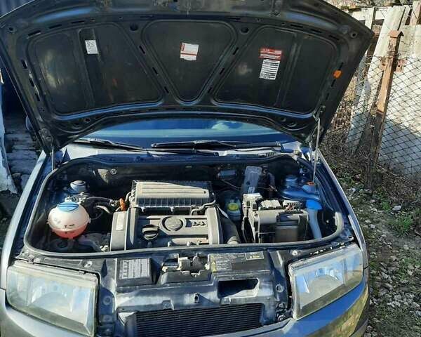 Серый Шкода Фабия, объемом двигателя 1.39 л и пробегом 218 тыс. км за 4250 $, фото 5 на Automoto.ua