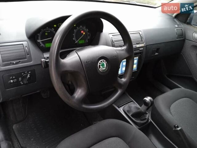 Серый Шкода Фабия, объемом двигателя 1.2 л и пробегом 290 тыс. км за 3400 $, фото 10 на Automoto.ua