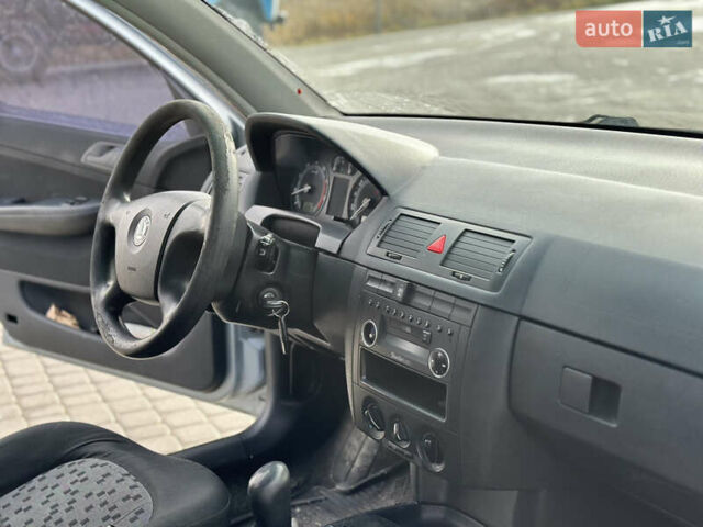 Серый Шкода Фабия, объемом двигателя 1.4 л и пробегом 270 тыс. км за 2550 $, фото 7 на Automoto.ua