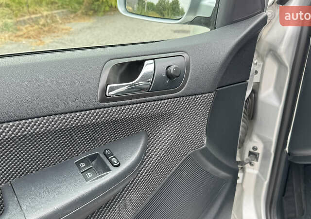 Сірий Шкода Фабія, об'ємом двигуна 1.4 л та пробігом 207 тис. км за 5700 $, фото 37 на Automoto.ua