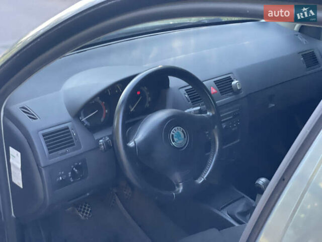 Сірий Шкода Фабія, об'ємом двигуна 1.4 л та пробігом 237 тис. км за 4600 $, фото 8 на Automoto.ua
