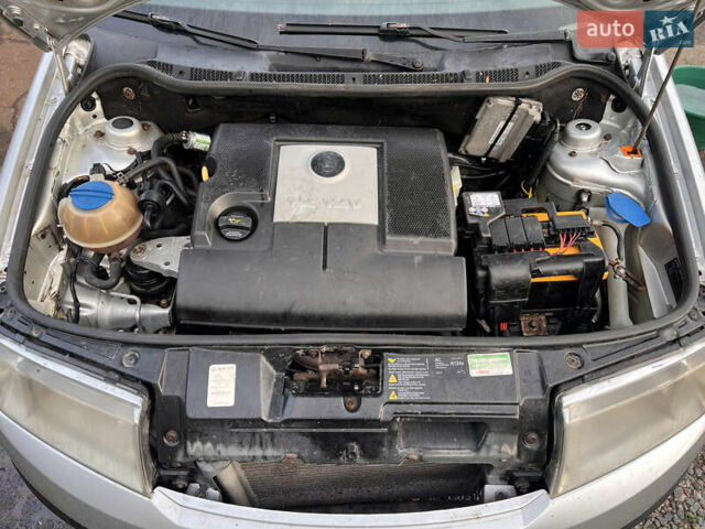Сірий Шкода Фабія, об'ємом двигуна 1.2 л та пробігом 283 тис. км за 3500 $, фото 20 на Automoto.ua