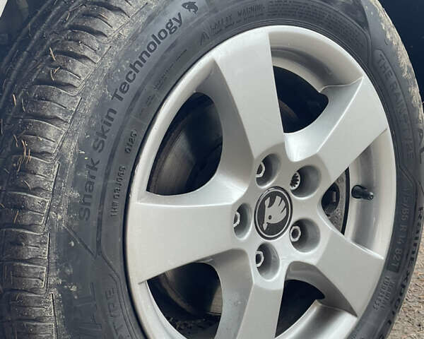 Серый Шкода Фабия, объемом двигателя 1.2 л и пробегом 175 тыс. км за 2800 $, фото 6 на Automoto.ua