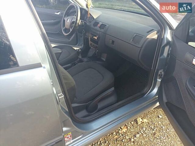 Шкода Фабия 2006 в Полтаве на Automoto.ua Серый Шкода Фабия, объемом двигателя 1.39 л и пробегом 218 тыс. км за 5100 $, фото 14 на Automoto.ua