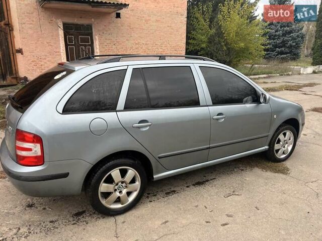 Шкода Фабия 2006 в Умани на Automoto.ua Серый Шкода Фабия, объемом двигателя 1.39 л и пробегом 230 тыс. км за 5500 $, фото 2 на Automoto.ua