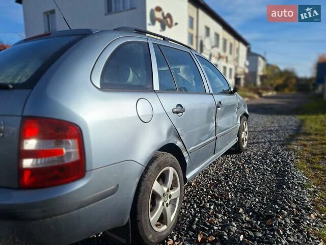 Сірий Шкода Фабія, об'ємом двигуна 1.4 л та пробігом 215 тис. км за 2800 $, фото 2 на Automoto.ua
