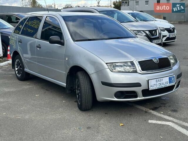 Шкода Фабия 2006 в Киеве на Automoto.ua Серый Шкода Фабия, объемом двигателя 1.2 л и пробегом 158 тыс. км за 4690 $, фото 3 на Automoto.ua