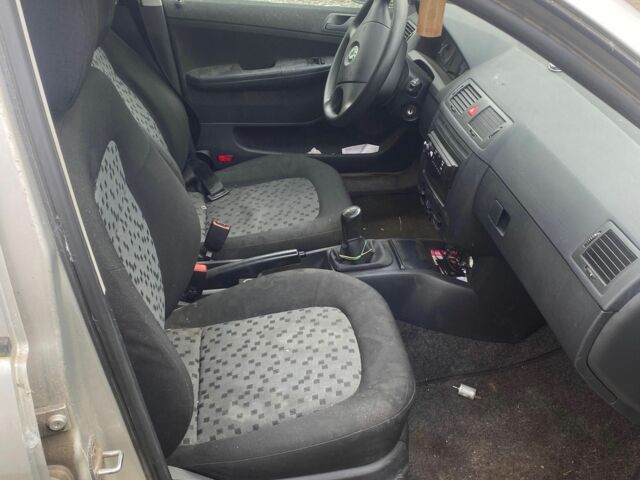 Сірий Шкода Фабія, об'ємом двигуна 1.4 л та пробігом 252 тис. км за 1300 $, фото 7 на Automoto.ua