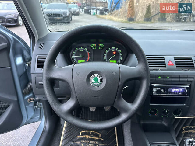 Серый Шкода Фабия, объемом двигателя 1.4 л и пробегом 195 тыс. км за 4999 $, фото 26 на Automoto.ua