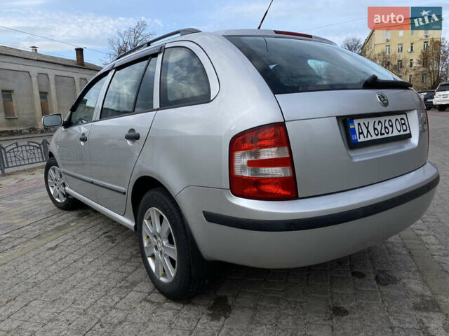 Серый Шкода Фабия, объемом двигателя 1.4 л и пробегом 270 тыс. км за 4900 $, фото 8 на Automoto.ua