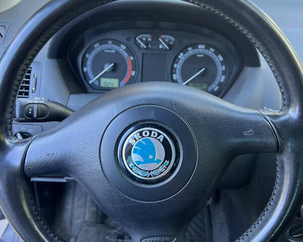 Шкода Фабия 2006 в Чернигове на Automoto.ua Серый Шкода Фабия, объемом двигателя 1.4 л и пробегом 196 тыс. км за 4900 $, фото 21 на Automoto.ua