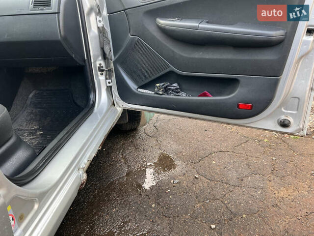 Сірий Шкода Фабія, об'ємом двигуна 1.2 л та пробігом 283 тис. км за 3500 $, фото 18 на Automoto.ua