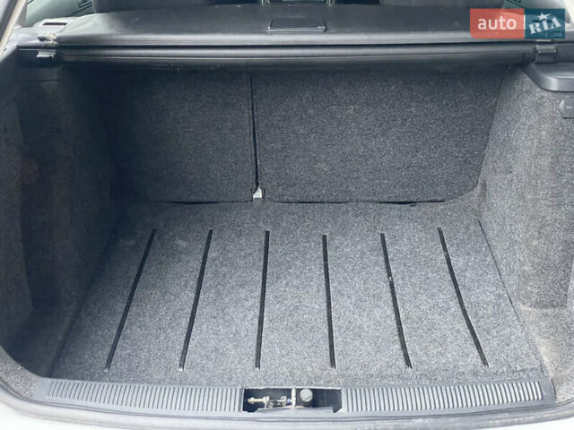 Серый Шкода Фабия, объемом двигателя 1.2 л и пробегом 175 тыс. км за 2800 $, фото 27 на Automoto.ua